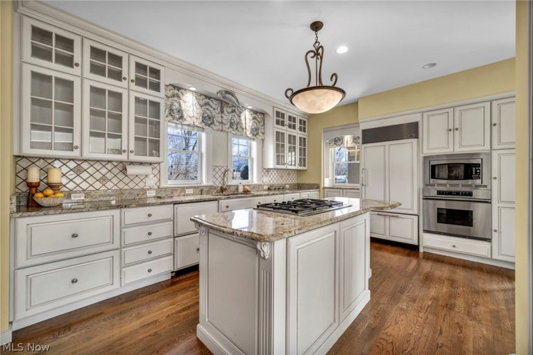 2992 Monmouth Road, Cleveland Heights, OH - Photo 6