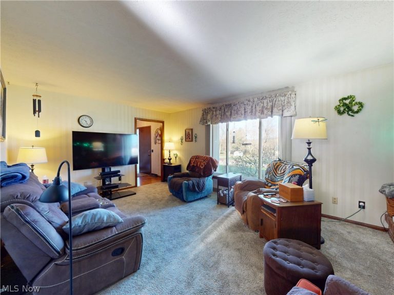 495 Elm Avenue, Tallmadge, OH - Photo 4