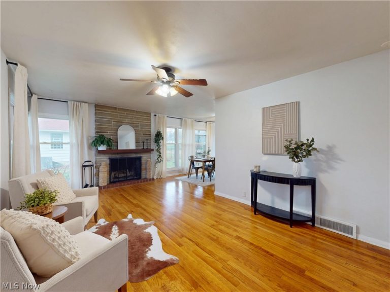 162 Leavitt Road, Amherst, OH - Photo 2