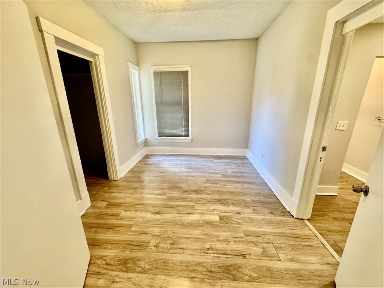 2020 Corning Avenue, Cleveland, OH - Photo 8