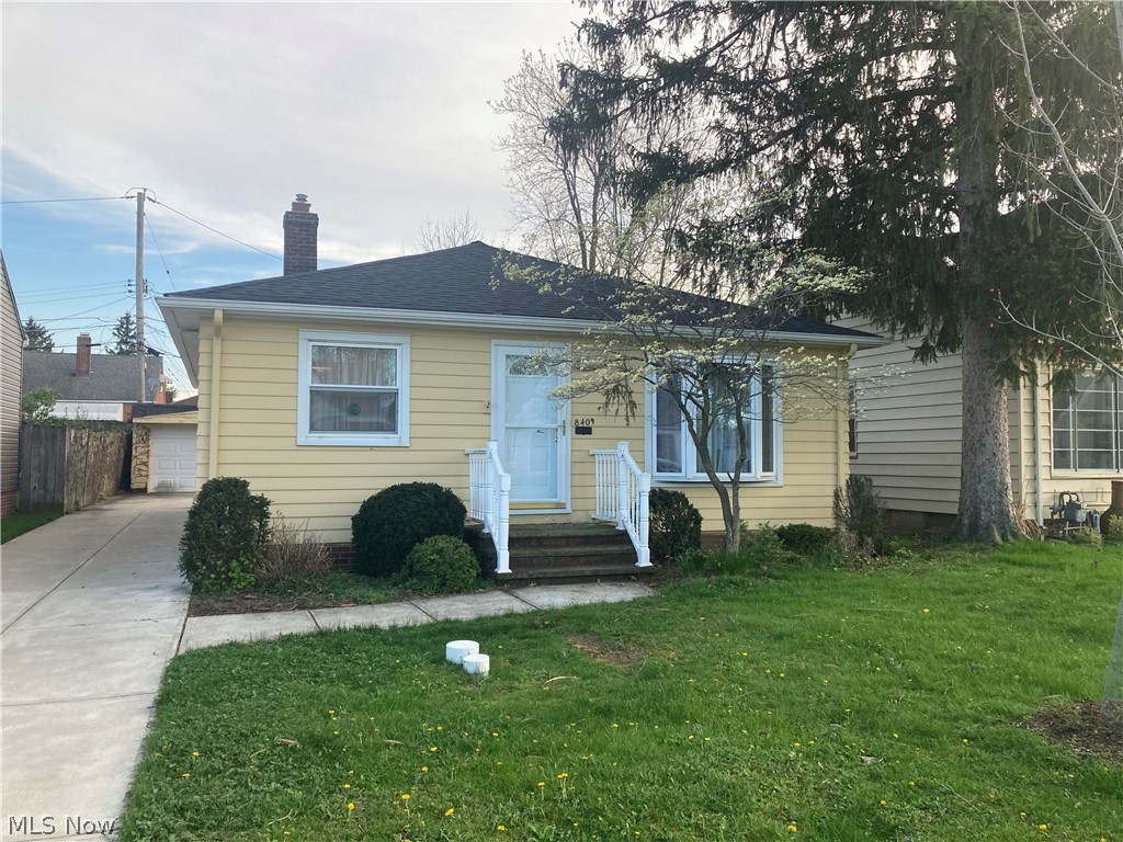 8409 Wainstead Drive, Parma, OH