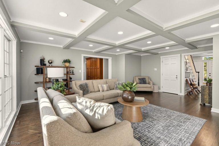 967 Robinwood Hills Drive, Bath, OH - Photo 8