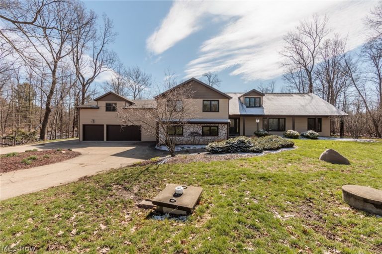 45 River Road, Hinckley, OH, 44233