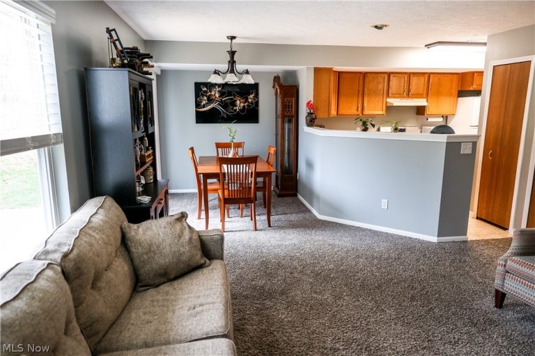 2146 Stonehenge Circle, Akron, OH - Photo 8