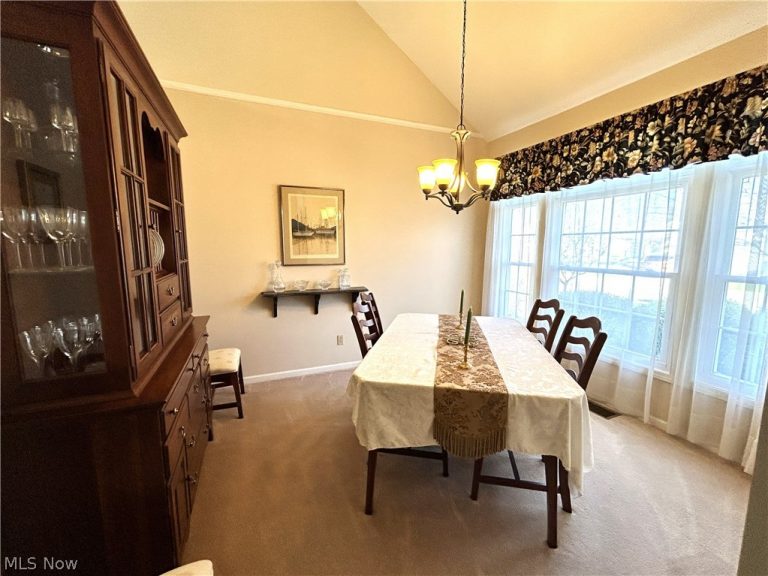 15220 Chestnut Oak Lane, Strongsville, OH - Photo 3