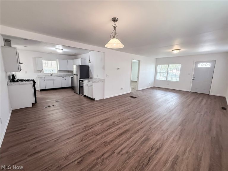 1312 12th Street, Vienna, WV - Photo 4