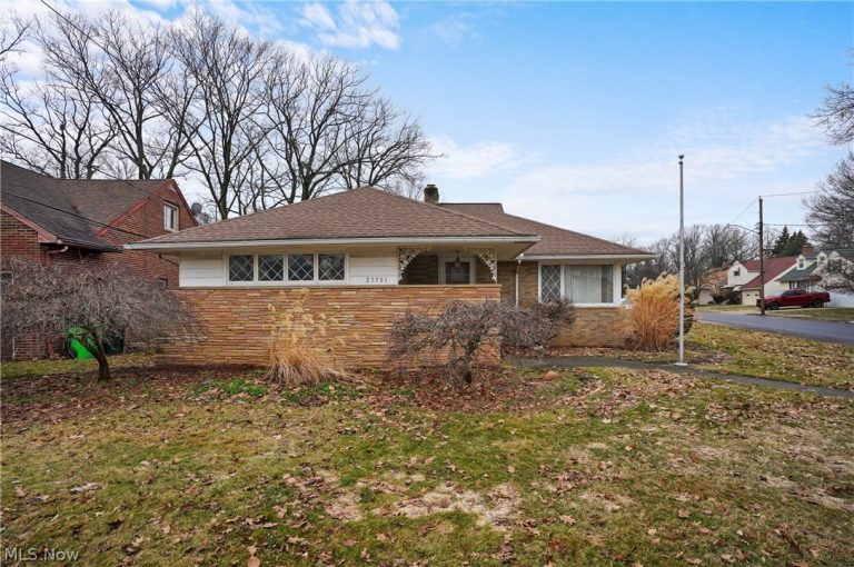 23501 Effingham Boulevard, Euclid, OH, 44117