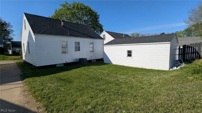 1527 Norwood Place, Canton, OH - Photo 4