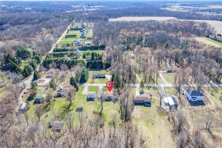 16305 Sperry Road, Vermilion, OH - Photo 6