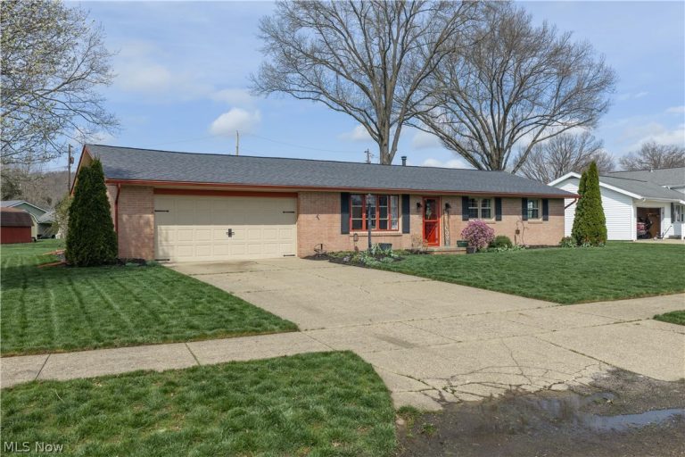 1126 3rd Street, New Philadelphia, OH, 44663