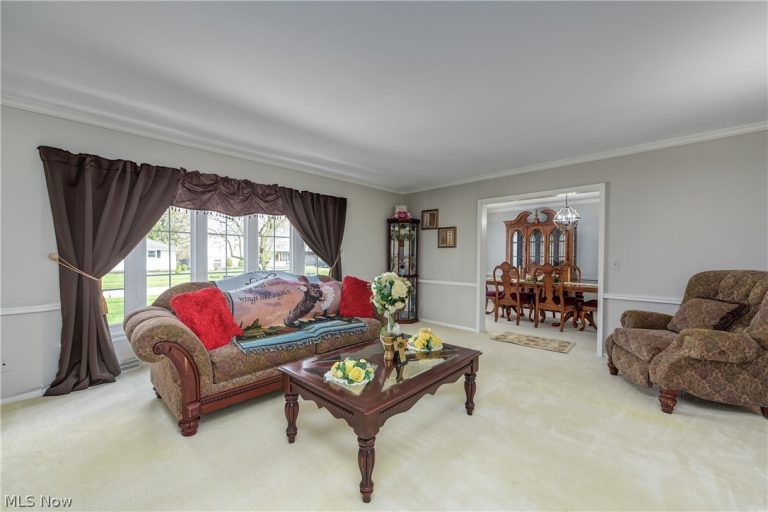 362 Hamilton Circle, Elyria, OH - Photo 5