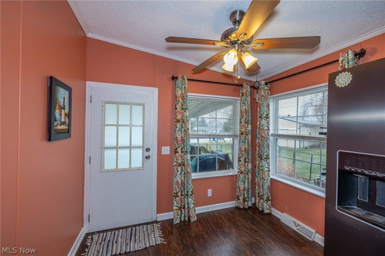 140 Luxor Lane, Amherst, OH - Photo 4