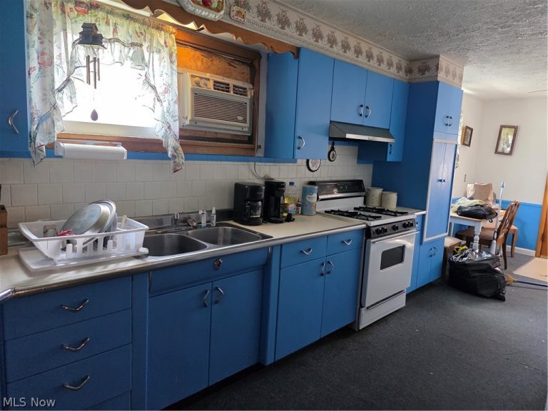 650 Sharp Avenue, Salem, OH - Photo 2