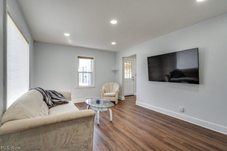 2048 Congo Street, Akron, OH - Photo 3