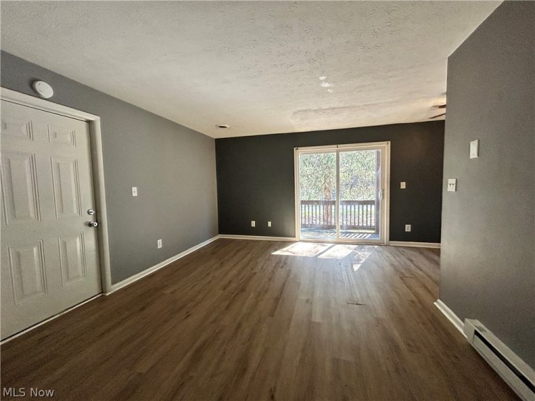 365 12th Street #3, Weirton, WV - Photo 2