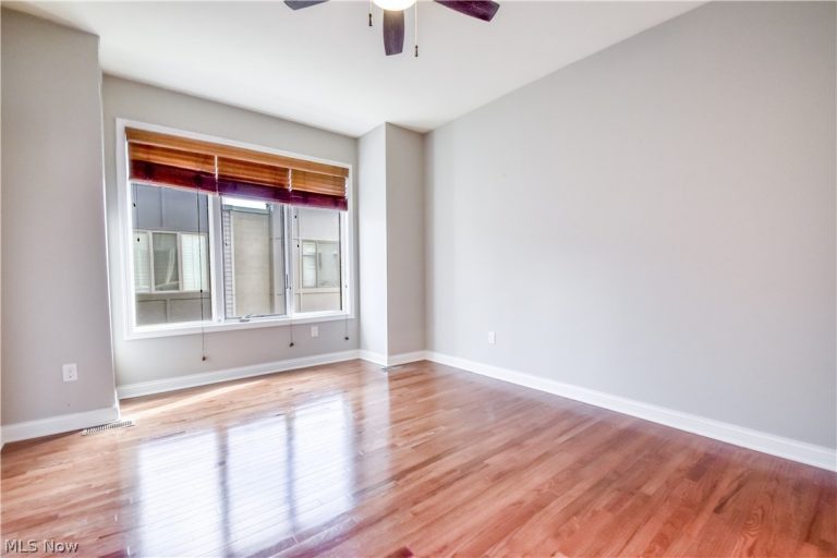 1425 Lindazzo Avenue, Cleveland, OH - Photo 8