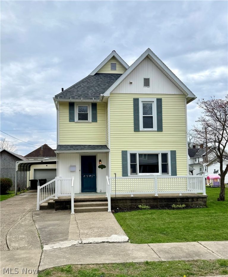 1011 Adams Street, Coshocton, OH, 43812