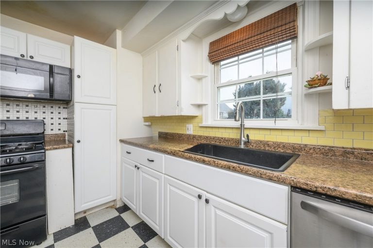 1220 Havana Place, Canton, OH - Photo 5