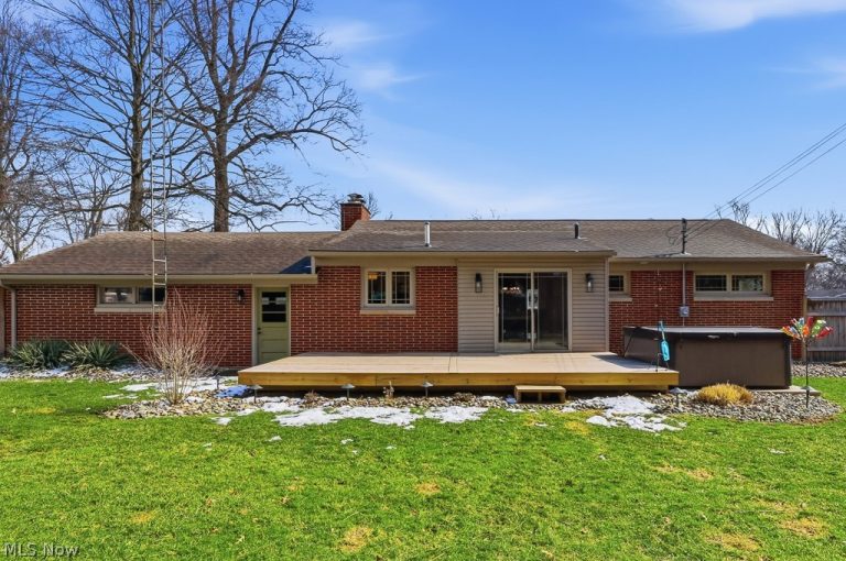 2625 Belleflower Drive, Alliance, OH - Photo 2