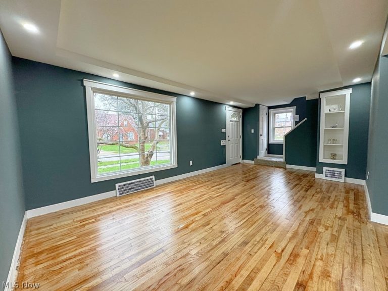 22000 Kennison Avenue, Euclid, OH - Photo 6