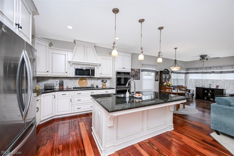 10269 River Run Lane, North Royalton, OH - Photo 6