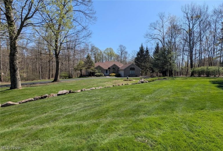 9855 Breckenridge Drive, Chardon, OH - Photo 4