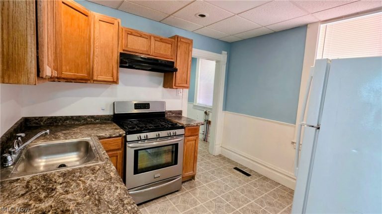 1506 Avery Street, Parkersburg, WV - Photo 5