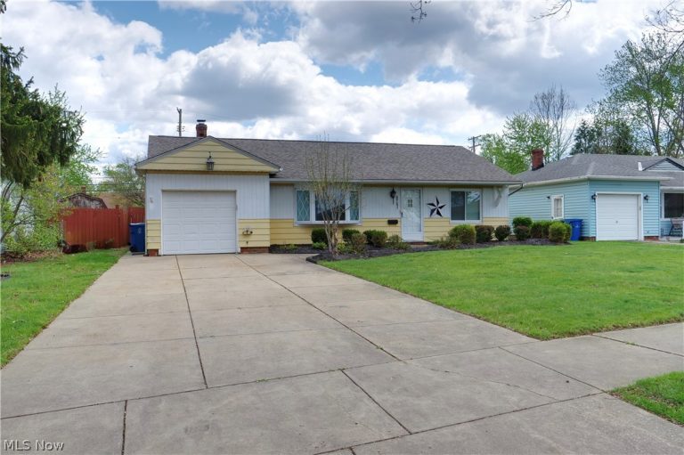 6751 Oakwood Road, Parma Heights, OH, 44130