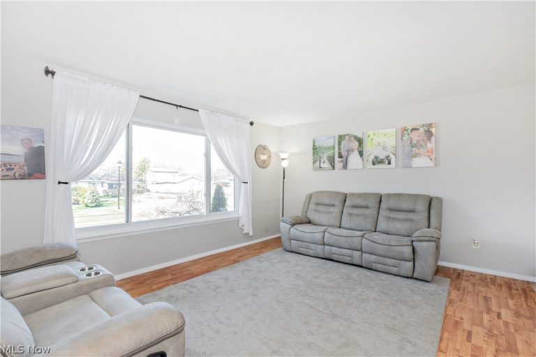 3529 Hunter Drive, North Olmsted, OH - Photo 3