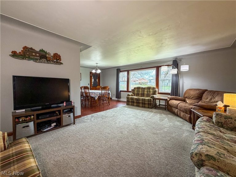 3161 Kingston Lane, Youngstown, OH - Photo 8