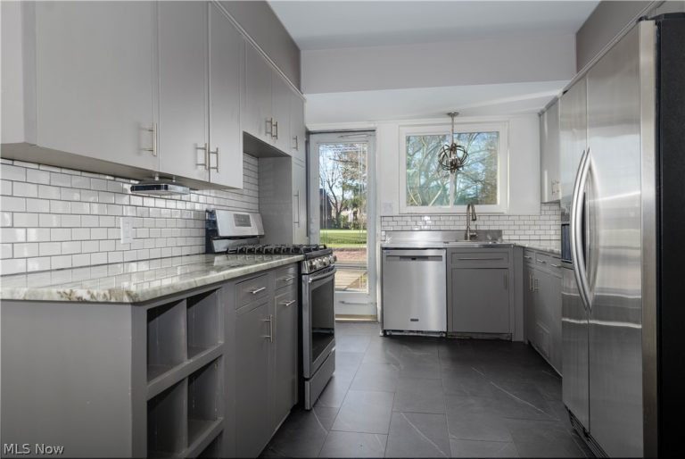 1210 Lennox Avenue, Massillon, OH - Photo 6