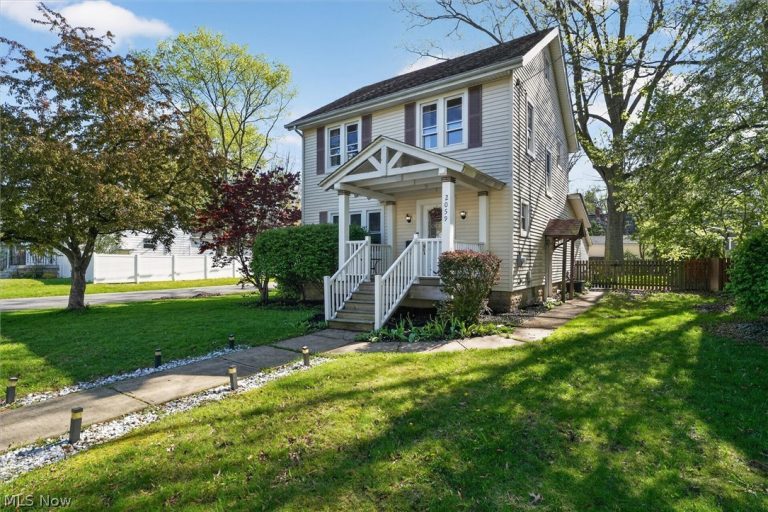 2059 15th Street, Cuyahoga Falls, OH - Photo 3