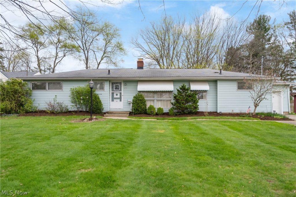 253 Maylawn Avenue, Wadsworth, OH