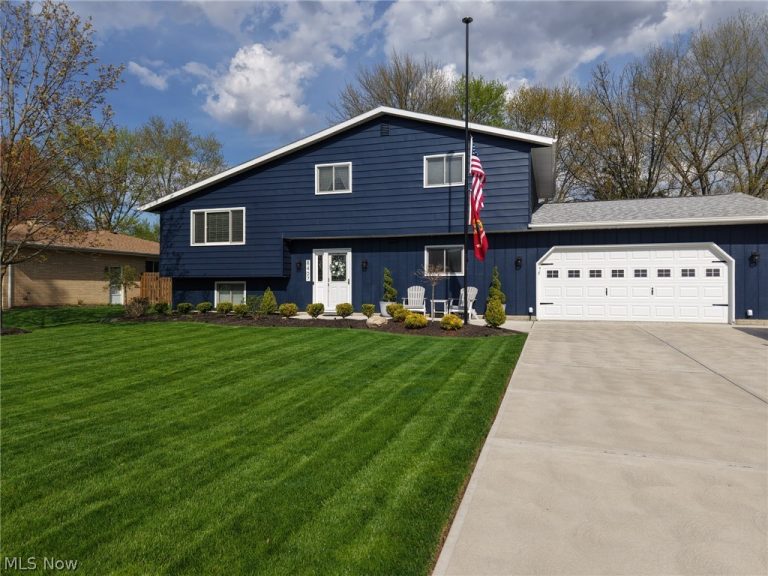 8407 Barton Drive, Strongsville, OH - Photo 2