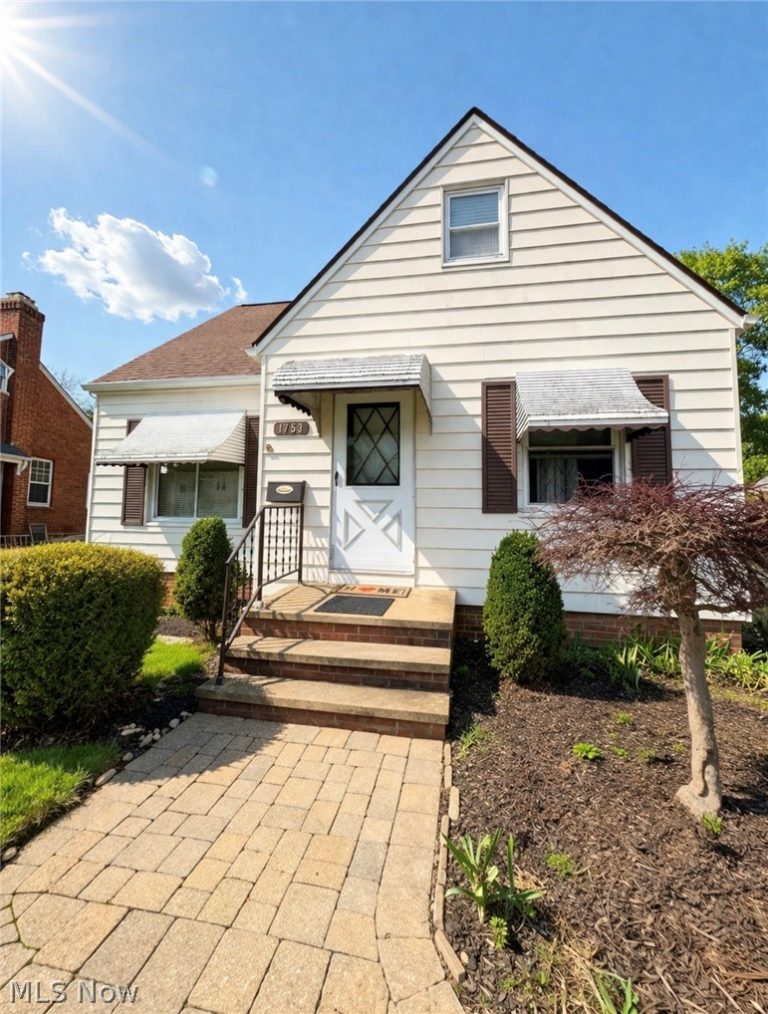 1753 Temple Avenue, Mayfield Heights, OH - Photo 2