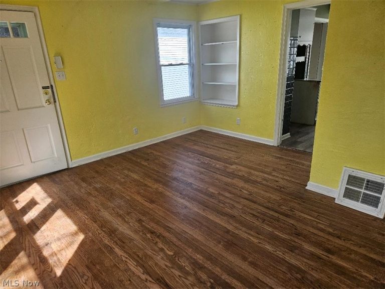 1681 Girard Street, Akron, OH - Photo 4