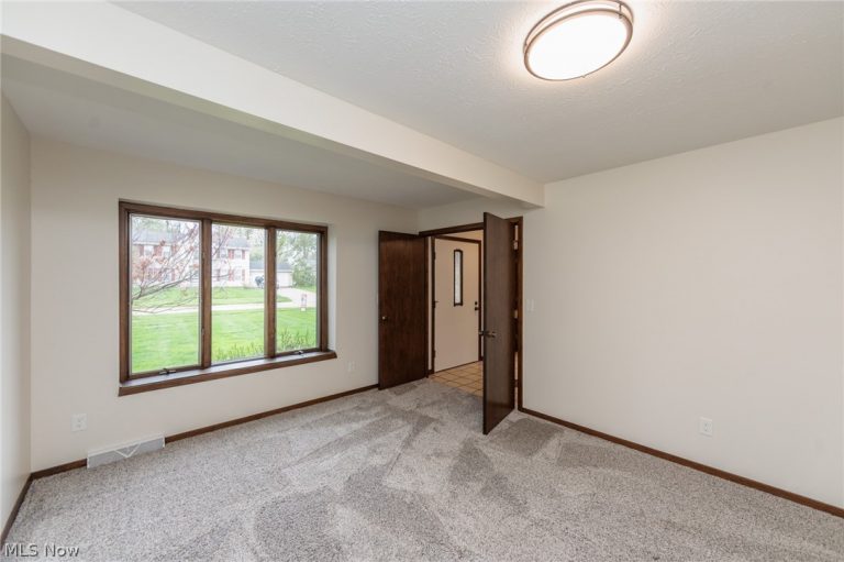 984 Meadowlark Lane, Medina, OH - Photo 5