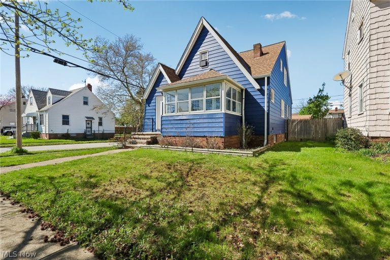 13618 Wainstead Avenue, Cleveland, OH - Photo 2