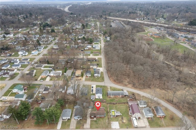 2536 Winton Place, Canton, OH - Photo 3