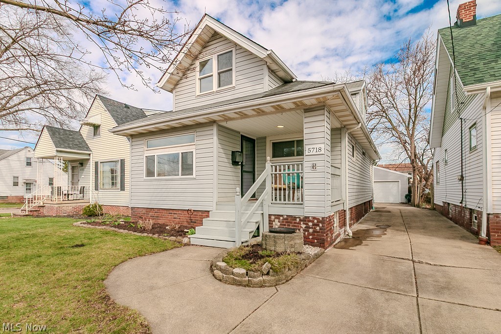 5718 Delora Avenue, Brooklyn, OH