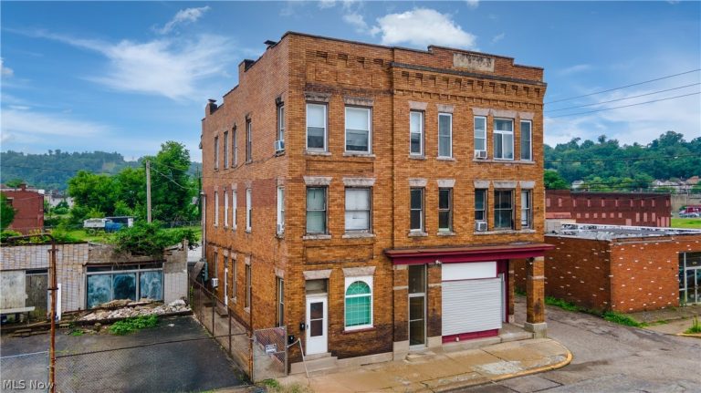 416 Adams Street, Steubenville, OH - Photo 2