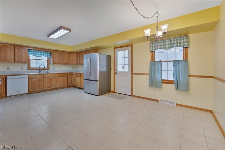 264 Main Street, Canfield, OH - Photo 8