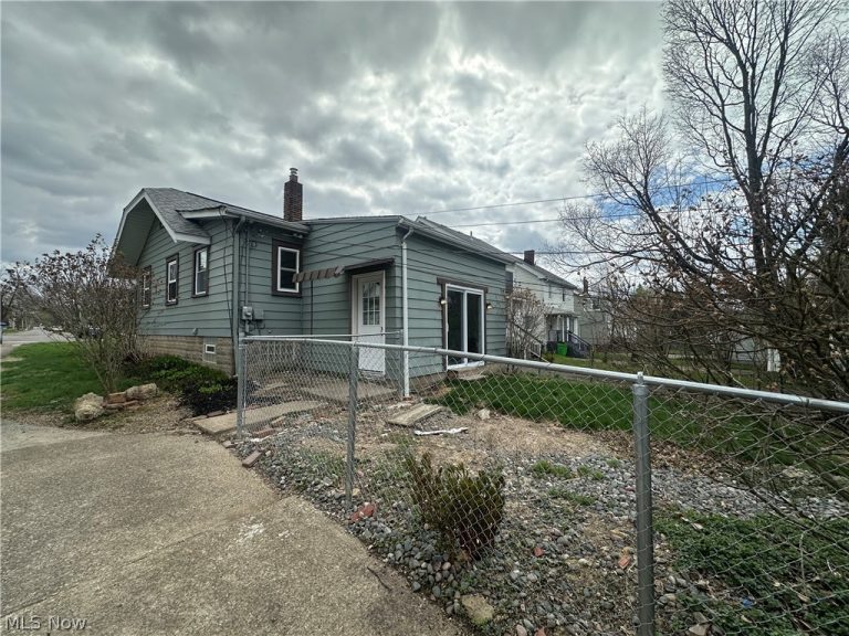 5040 88th Street, Garfield Heights, OH - Photo 4
