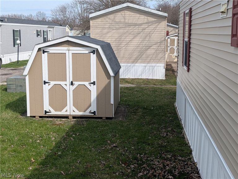 235 Cedar Brook Drive, Elyria, OH - Photo 2