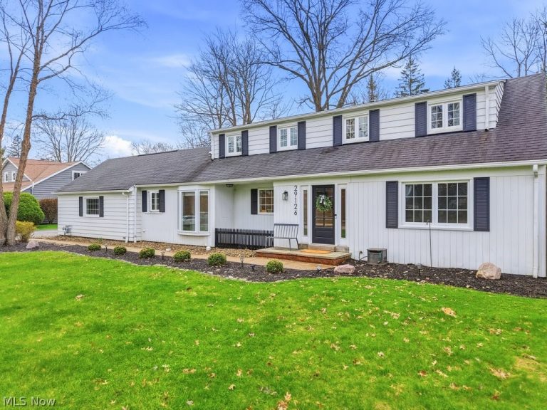 29126 Shaker Boulevard, Cleveland, OH - Photo 3