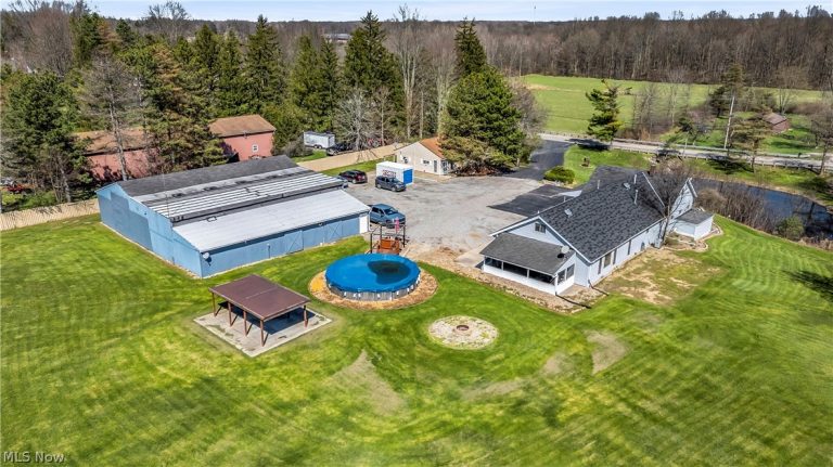 15064 River Road, Columbia Station, OH - Photo 4