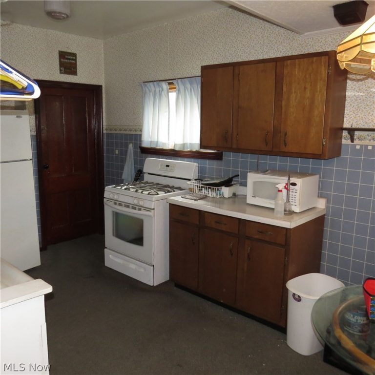 103 4th Street, Carrollton, OH - Photo 8
