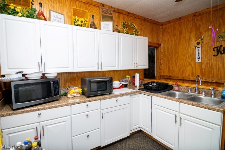 531 44th Street, Shadyside, OH - Photo 4