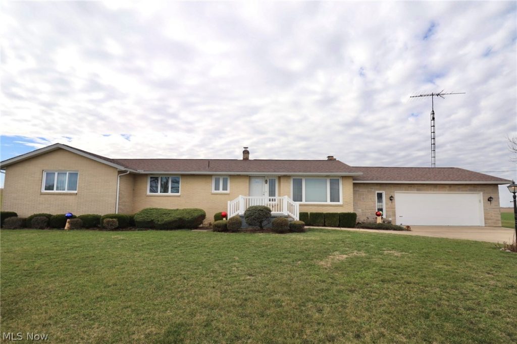 11086 Eby Road, Sterling, OH