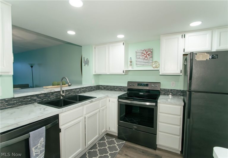 30 Marina Point Drive, Sandusky, OH - Photo 3
